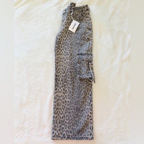 Disclosure Low-Rise Baggy Cargo Leopard Print Jeans - Size 7/28 - Picture 4 of 12
